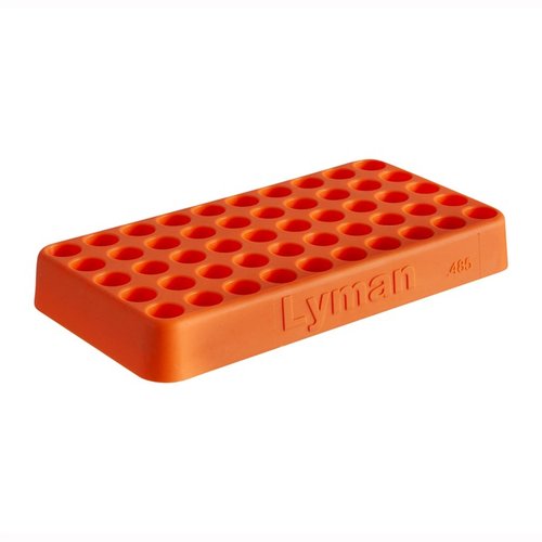 Il Lyman Custom-Fit Loading Block, realizzato in polimero resistente, tiene 50 cartucce e si adatta a diverse misure da .338 a .615 calibro, ideale per il ricaricamento.