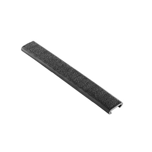 Die Ergo Grip Slim-Line Rail Cover schützt deine Picatinny Rails, bietet eine rutschfeste Oberfläche und lässt sich einfach anpassen und zuschneiden.