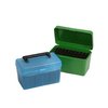 Scopri la HANDLE CARRY RIFLE AMMO BOX, progettata per proteggere le munizioni con un design impilabile, maniglia pieghevole e protezione per le punte dei proiettili.