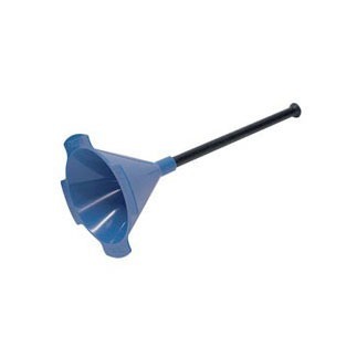 Le funnel à poudre Forster avec un tube de chute long de 5,25 pouces est parfait pour compacter les charges dans des étuis de calibre 22-45.
