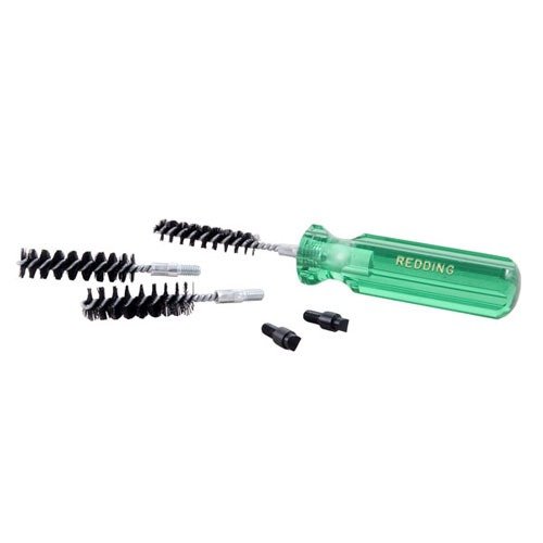 Ce kit de préparation de douilles Redding te permet de nettoyer facilement des douilles tirées avec des outils pratiques comme des brosses et des nettoyeurs de poches d'amorces.