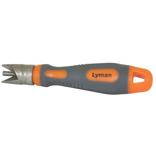 Lo strumento Lyman Outside Chamfer Tool smussa e rimuove le sbavature dalla bocca del bossolo, con impugnatura antiscivolo e compatibile con calibri da .17 a .45.