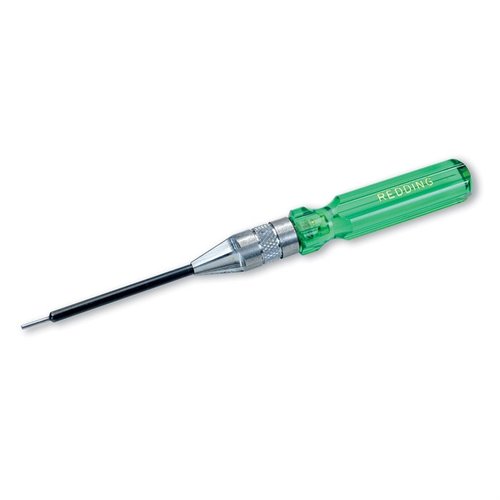 Le MODEL 15-9 de REDDING offre un angle de coupe intérieur parfait à 15°, avec une tige ajustable pour des cartouches de .22 à .45, garantissant des coupes nettes et précises.