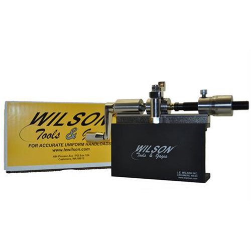 Le kit de trimmer L.E. Wilson .50 BMG Microstop te permet de traiter tes douilles avec précision, offrant des réglages micrométriques et une base plus longue pour des cas de 6mm à .50 BMG.
