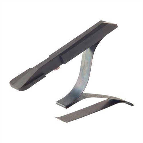 Die MAGAZINE FOLLOWER ASSEMBLY von SAVAGE ist ideal für deine 110/111/112/112BT Top Loading Waffe und sorgt für eine zuverlässige Zuführung der Patronen.