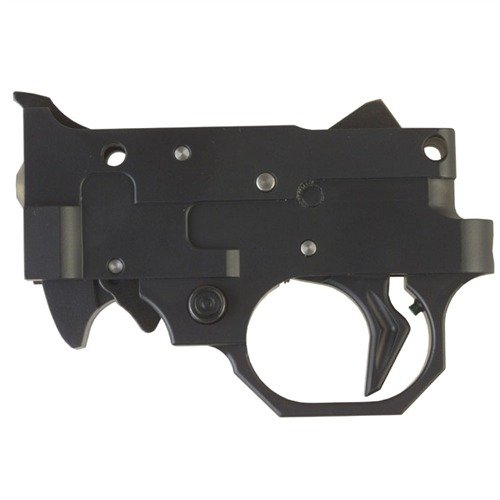 Der RUGER® 10/22® TRIGGER GUARD 2000 bietet präzisen, konstanten Abzug mit CNC-gefrästem Gehäuse, EDM-Teilen und einem verbesserten Hammer für optimale Leistung.