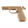 Migliora il tuo tiro con il grip module WCP320 di Wilson Combat per SIG-SAUER P320, offrendo controllo superiore, riduzione del rinculo e comfort personalizzato.