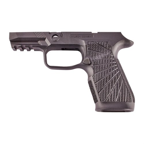 Améliore ton expérience de tir avec le WCP320 de Wilson Combat : meilleure prise, contrôle du recul et design ergonomique pour un port dissimulé optimal.