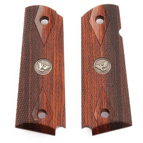 Le impugnature in legno esotico Cocobolo di Wilson Combat offrono un design elegante con checkering 20 lpi, taglio per sicurezza ambidestra e logo "Eagle".