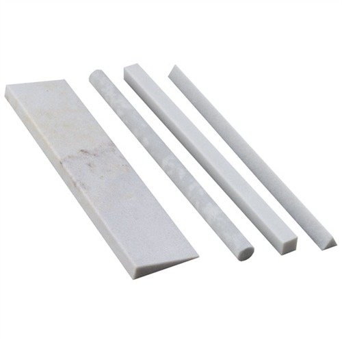 Le set Arkansas 4 pierres offre des formes idéales pour le gunsmithing, parfait pour polir les aciers au carbone et ajuster les gâchettes et les visages de détente.